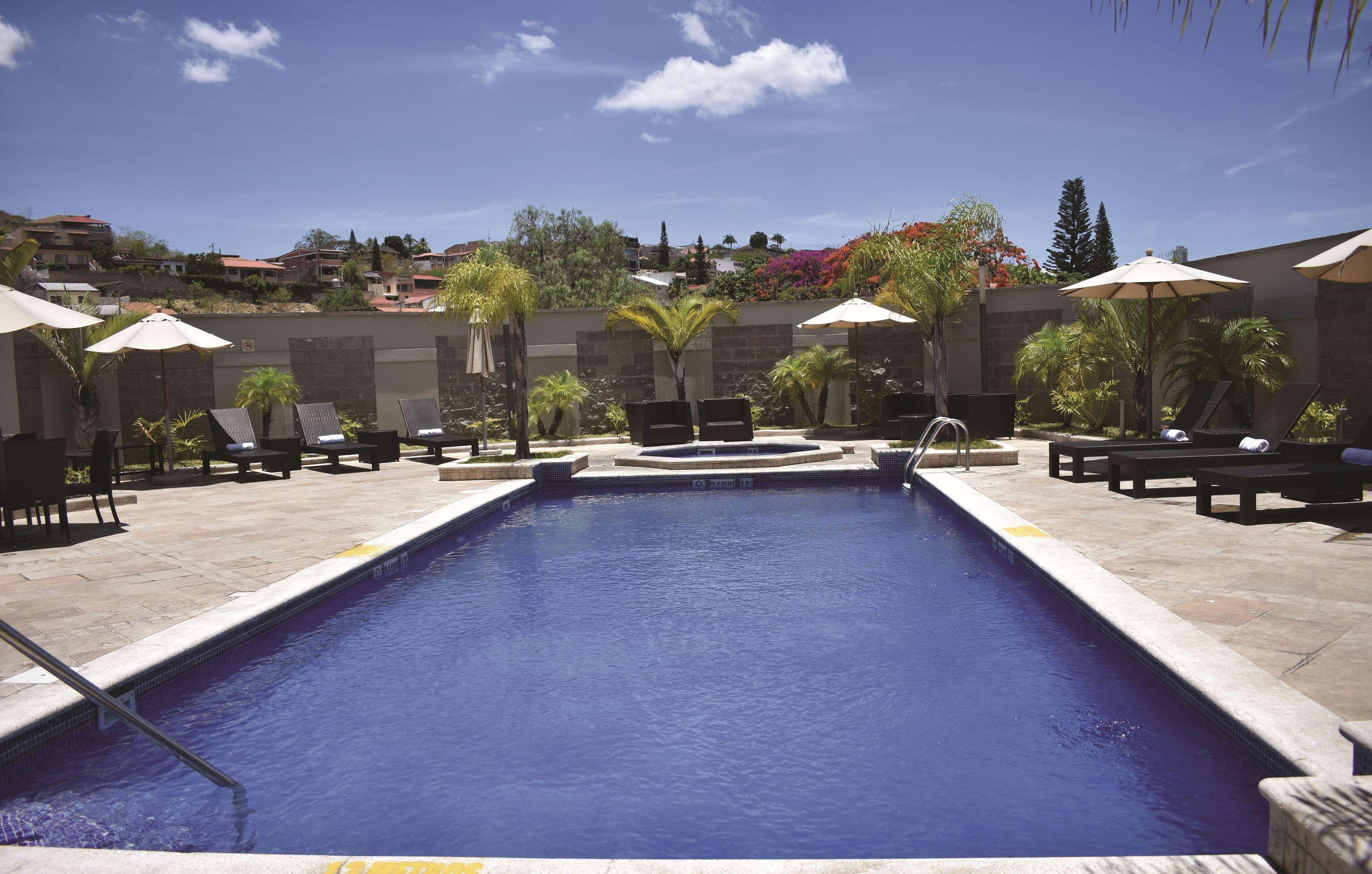 La Quinta By Wyndham Tegucigalpa Hotel Buitenkant foto